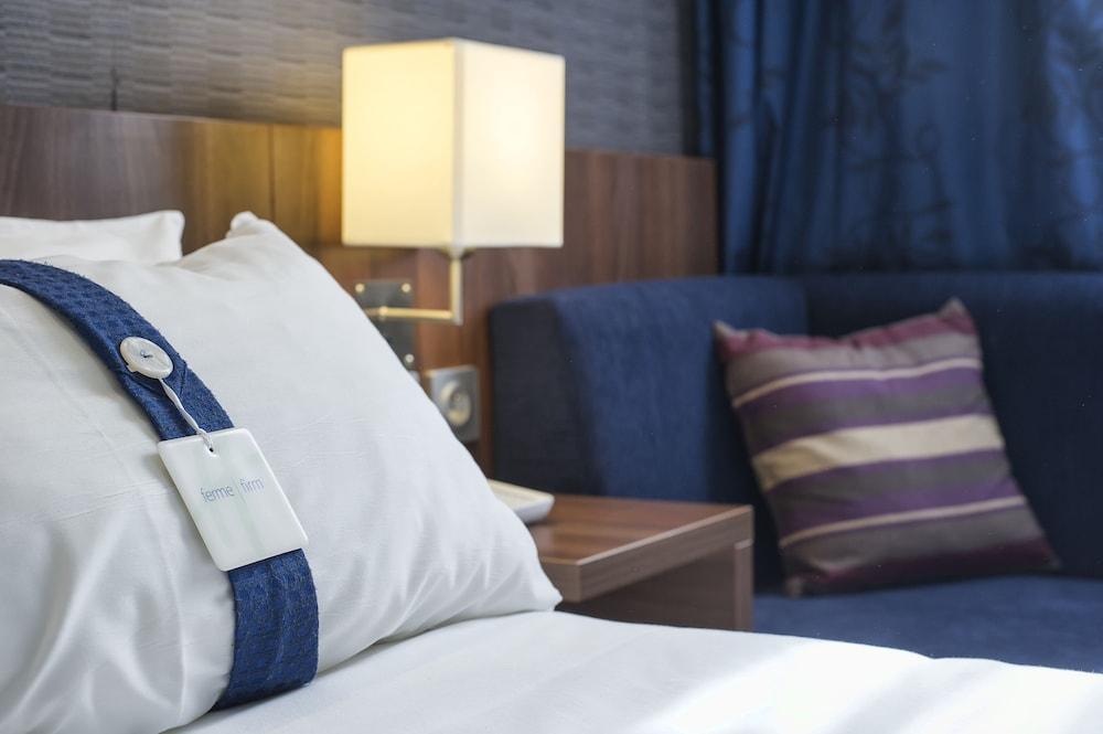 Holiday Inn Express Lille Centre By Ihg Exterior foto